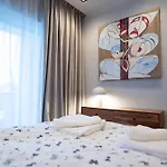 L'artiste Luxury Apartment *