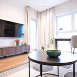 L'artiste Luxury Apartment *