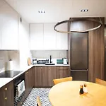 L'artiste Luxury Apartment *