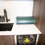 L'artiste Luxury Apartment *
