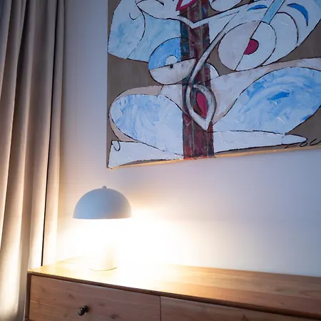 L'artiste Luxury Apartment